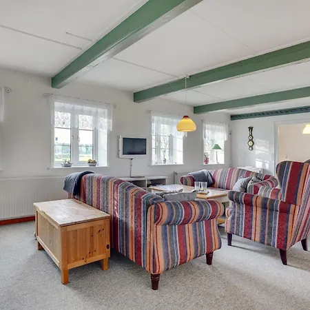 Сasa de vacaciones Anje - 16km From The Sea By Interhome *